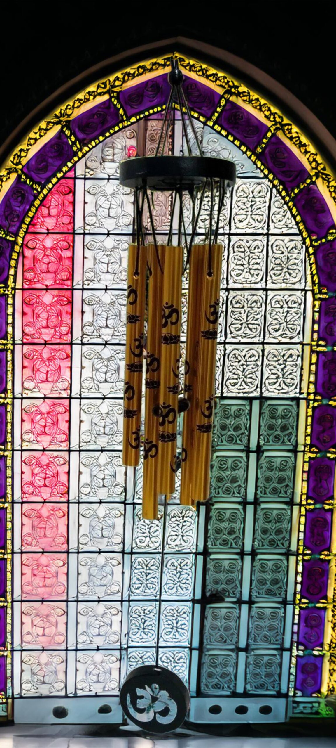 Golden Feng Shui Metal Wind Chime with 5 Om-Printed Pipes for Positive Energy, Decorative Hanging Bells for Indoor/Outdoor Use, Good Luck Chimes for Home or Balcony Decoration (Small Size)